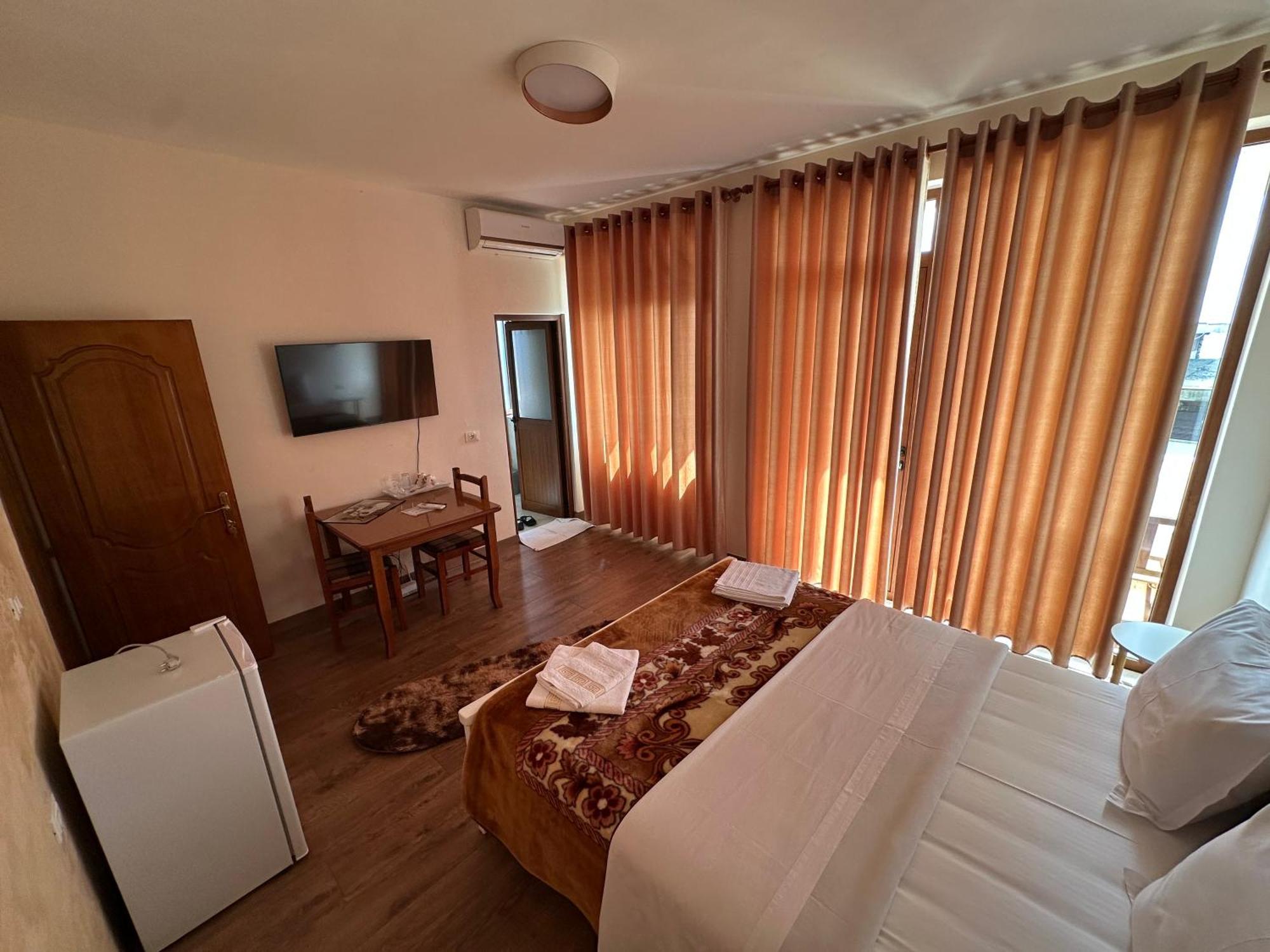 Guni Inn Круя Экстерьер фото