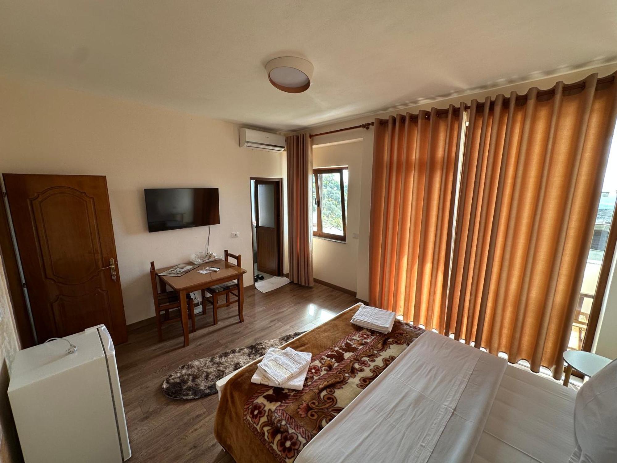 Guni Inn Круя Экстерьер фото